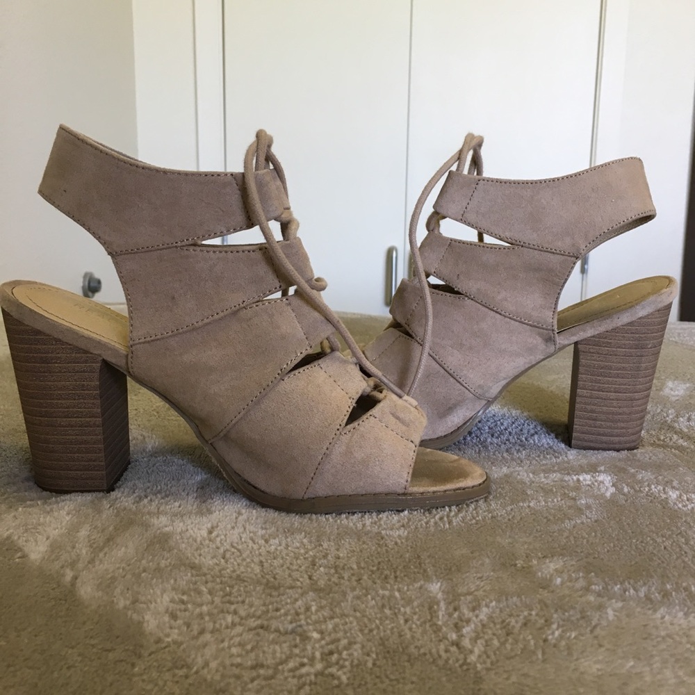 Kenneth Cole Reaction Block Heel Size 7.5